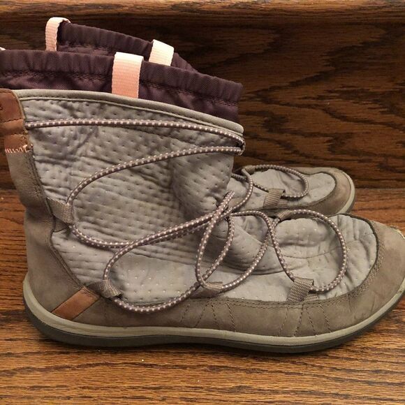 Clarks Aria Frost Ankle Boot Shoes Taupe 26119249 Size 9 Hiking Outdoor - Picture 1 of 4